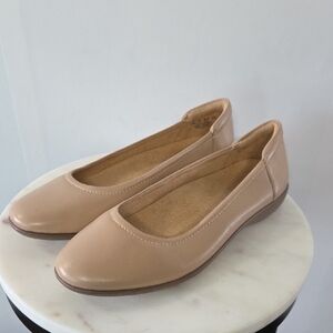 Naturalizer Women's Leather Nude Ballet Flats Size 8.5